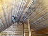 斜めの天井に水染み・白いカビ・黒いカビは要注意！～屋根断熱は防湿層が超重要！
