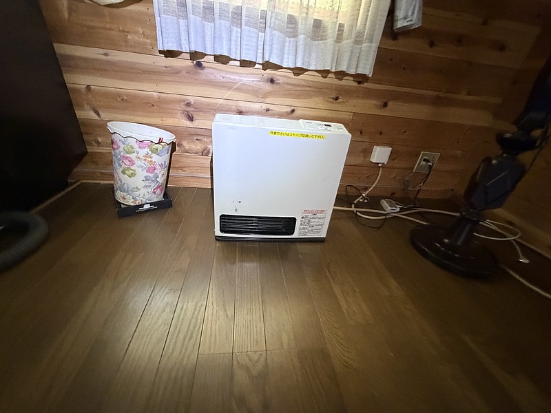 ガスファンヒーター（開放式）