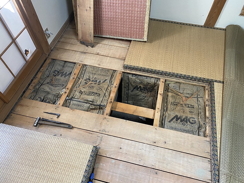 和室からの床下侵入口