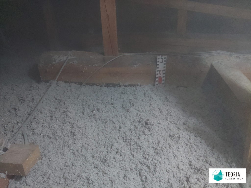 【天井施工後】断熱材の厚みは合計300mm