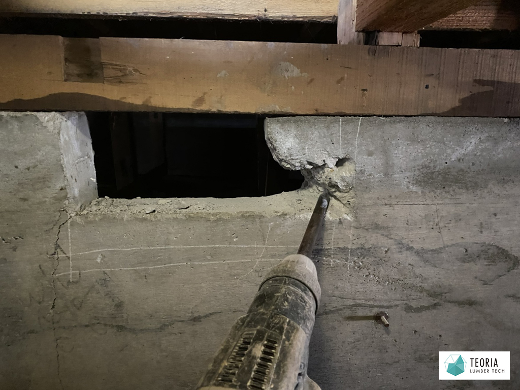 【ハツリ工事中】作業スペースを確保します