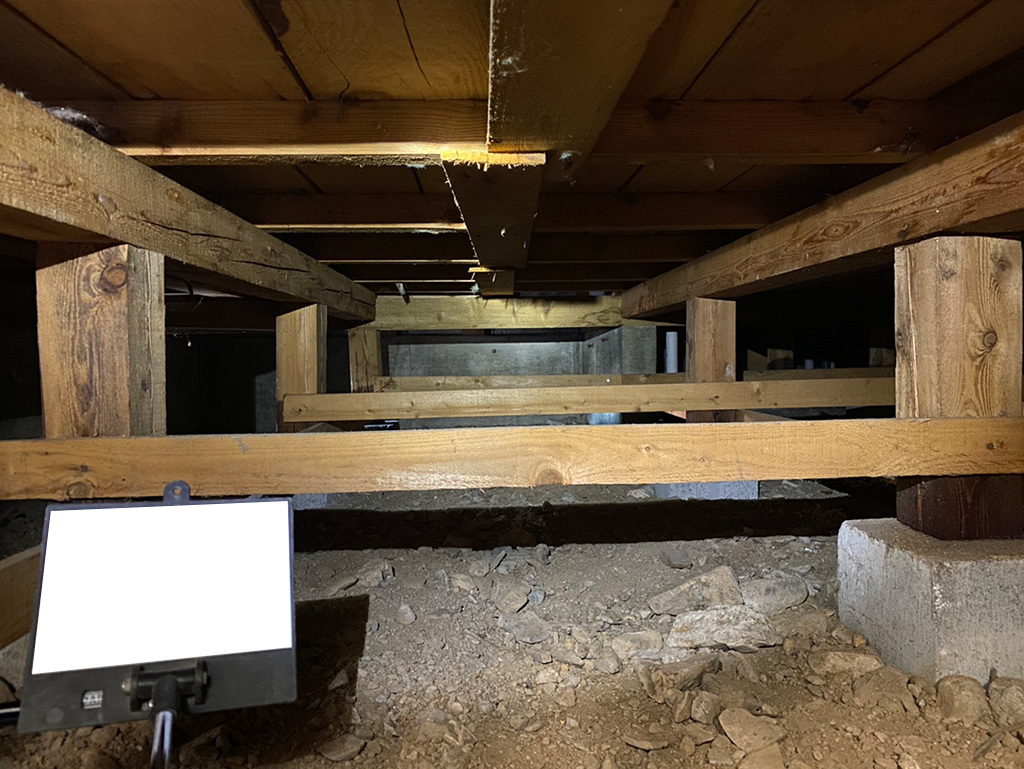 【施工前】グラスウールを撤去しました。