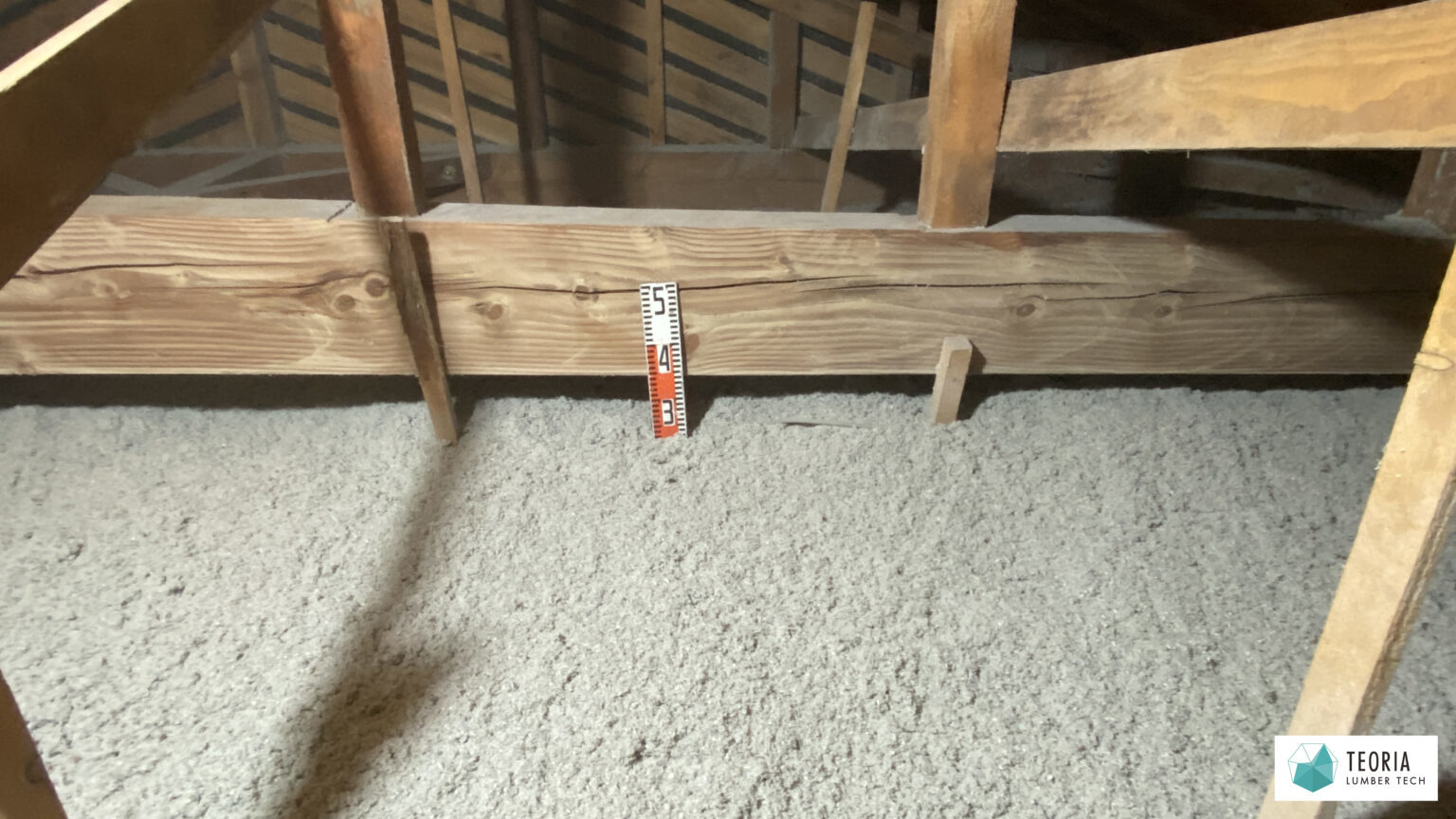 【天井施工後】断熱材の厚みは200mm