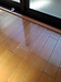 今日は長野で中古アパートの掃き出しサッシの床フローリング色あせの補修、リペアでした。