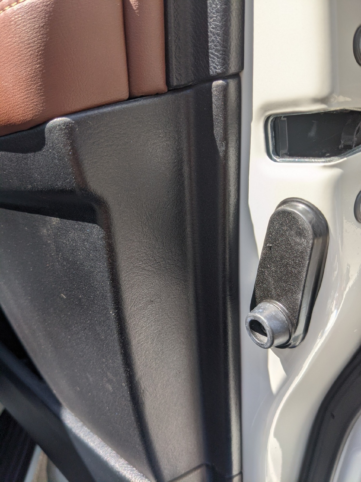 今日は長野で車の本革ドア内張りの引っ掻きキズの補修 リペアでした インテリアコーディネーター 吉川智幸 マイベストプロ信州