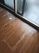 今日は長野で中古アパートの掃き出しサッシ際床フローリング剥がれ、変色補修、リペアでした。