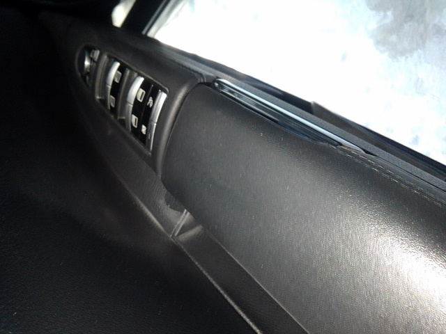 今日は長野で車ベンツの内装本革ドア内張りのキズ 剥げの補修 リペアでした インテリアコーディネーター 吉川智幸 マイベストプロ信州