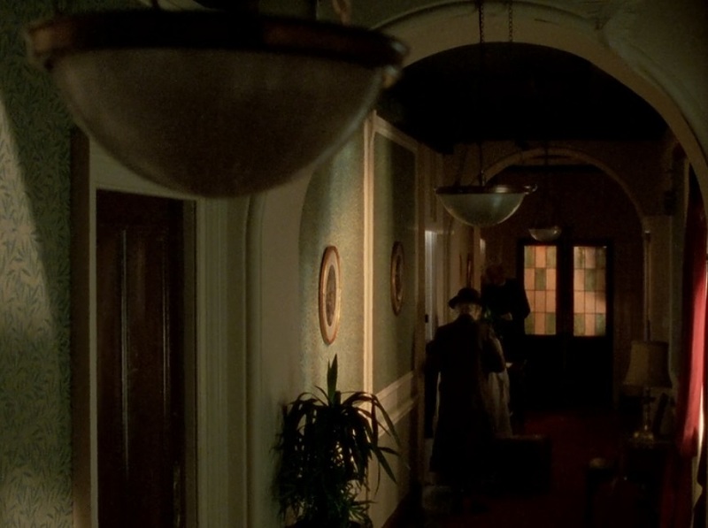 バートラムホテルシーン1