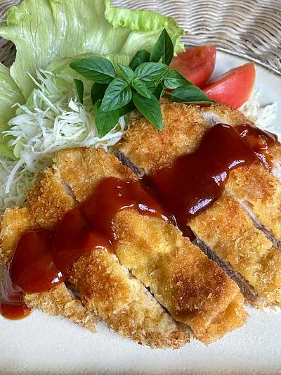 うおぬま小町「雅」玄米全粒粉で作った軽くてサクサク！ジューシーとんかつ