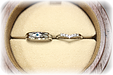 ＜結婚指輪＞自分達だけのデザインにオーダーメイドしたコラニーのマリッジリング、ブルーダイヤモンド＆ピンクダイヤモンドをアレンジメント
