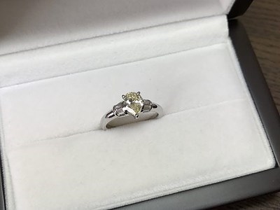 ＜アニバーサリー：結婚30周年＞ご主人から奥様へダイヤモンドリングをプレゼント！オーダーメイドです