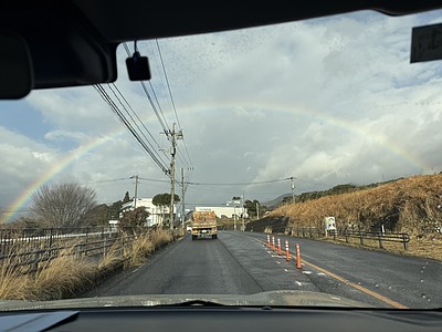 今年初めての虹と、当たり前を支える仕事