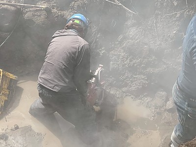春の雨と現場の安全