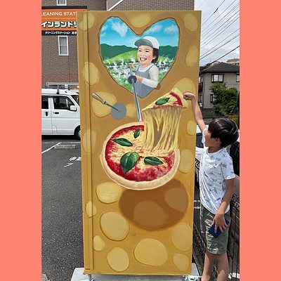 花民の冷凍ピザ自販機壁画制作　空間ペインター芳賀健太