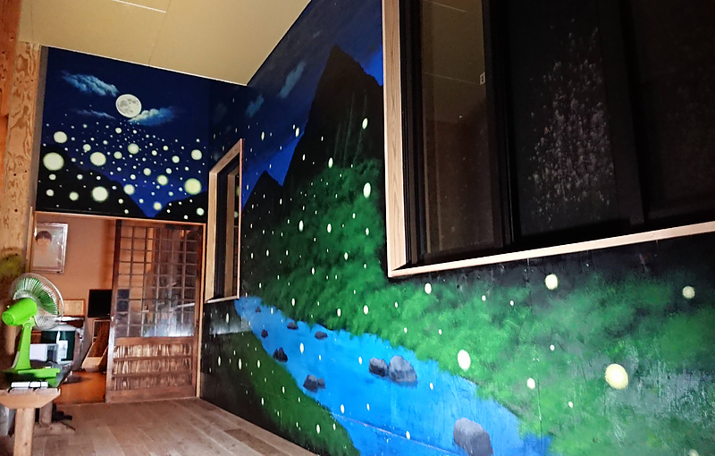 空間ペインター20周年_つきのほたる_カラオケダイちゃん_壁画制作