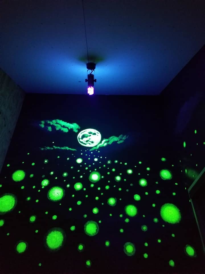 空間ペインター20周年_つきのほたる_カラオケダイちゃん_壁画制作