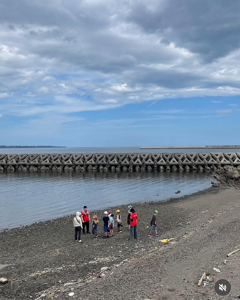 海洋プラゴミをアートに　空間ペインター芳賀健太