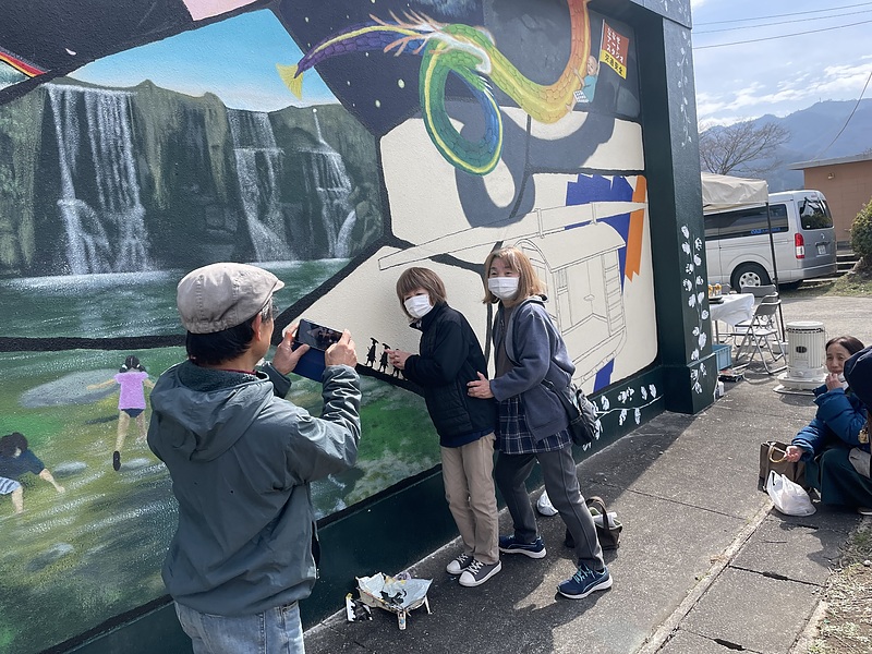 壁画制作　ワークショップ　体験　野津原アート学校　空間ペインター芳賀健太