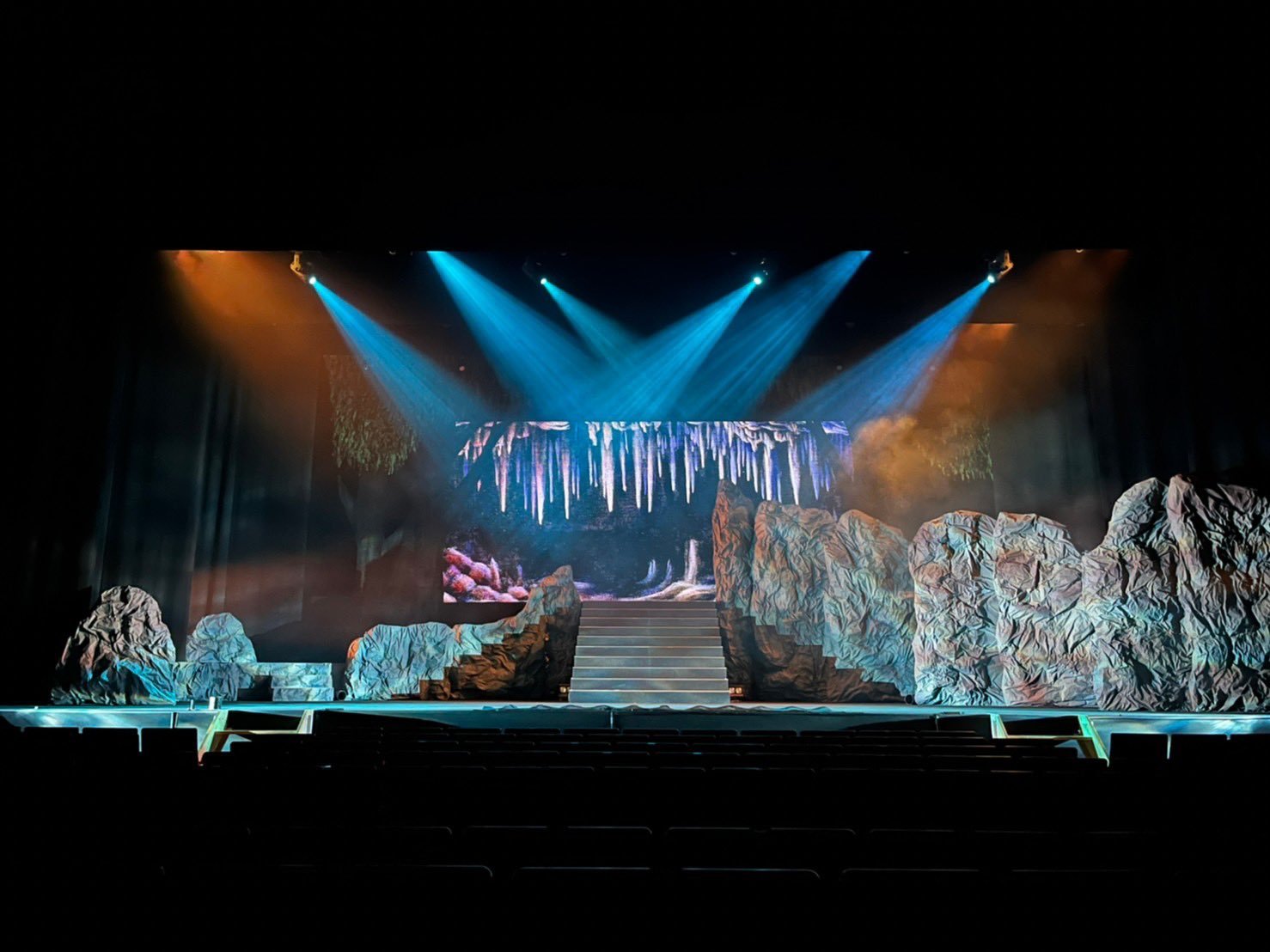 舞台背景画制作「僕の地球を探して」（他7枚制作）