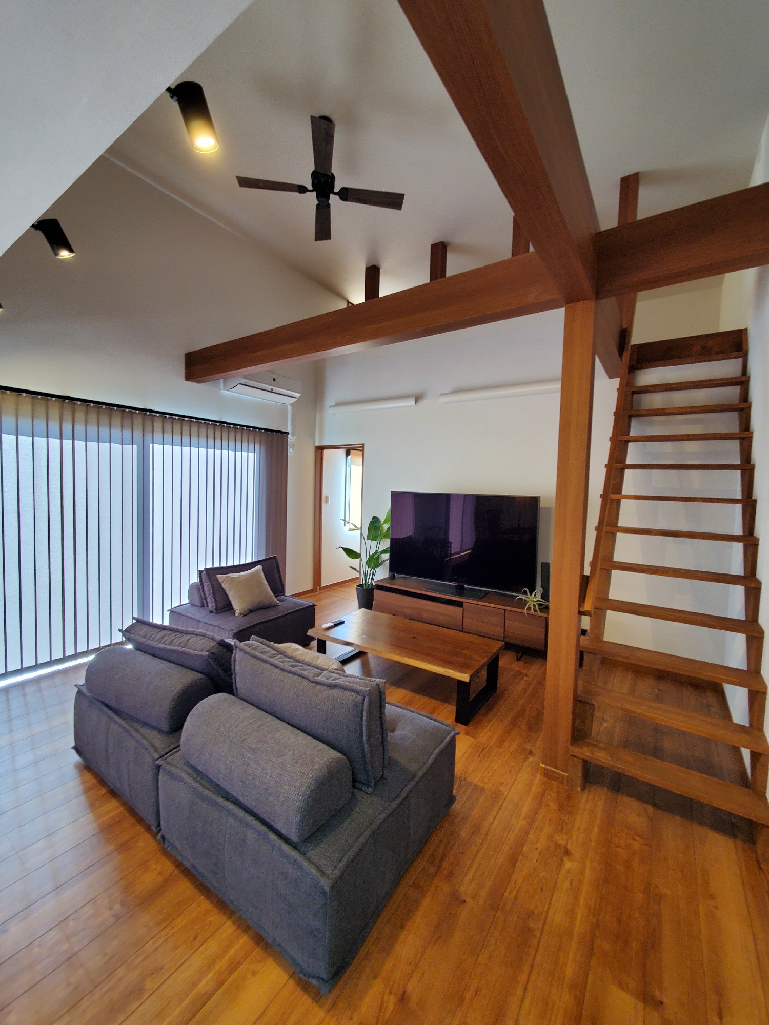 リビング吹抜け