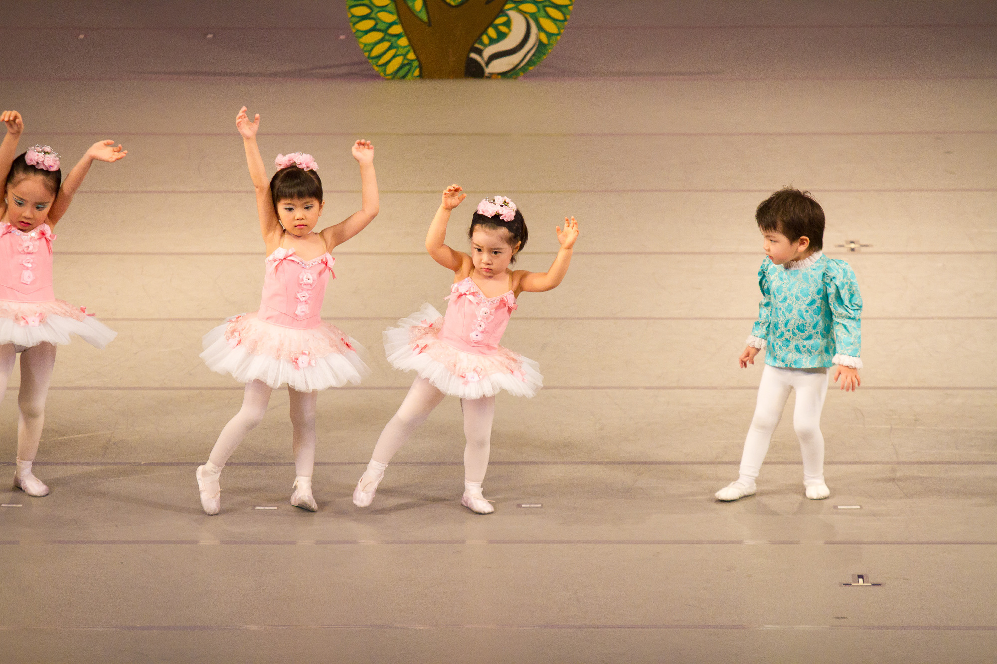 南条幸子バレエの発表会で初めて舞台を踏むUちゃん