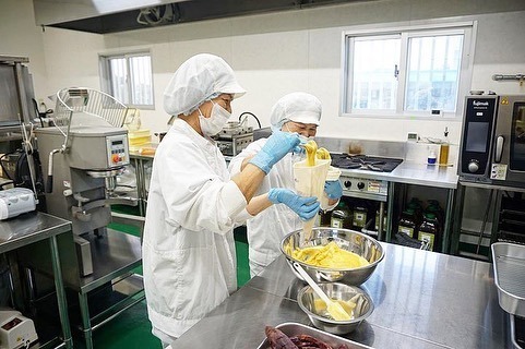 YUNAMI FACTORY自社工場で製造