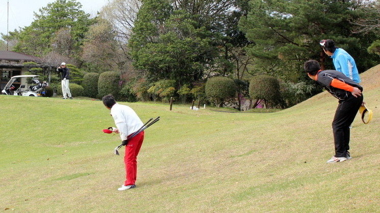 隣のホールに入るとき