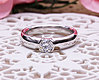 ずっと眠っていた婚約指輪が毎日着けられること、ダイヤモンドをつけられることを幸せに感じます