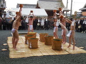 水行場にて水行