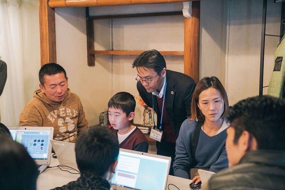 子どもに寄り添って教える関さん