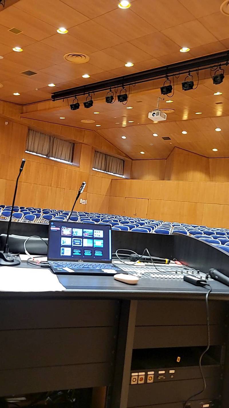 琴丘高等学校ホール