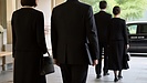 火葬場には誰が行く？大阪で同行者・収骨・移動を決める時の注意点