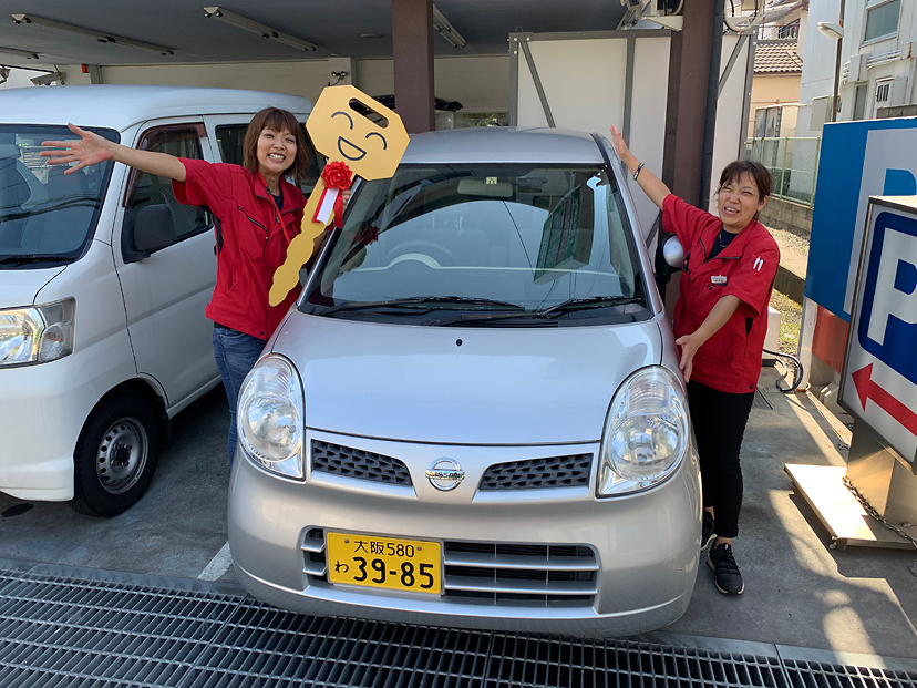 カーチョイス・レンタカーサービス株式会社　スタッフと車