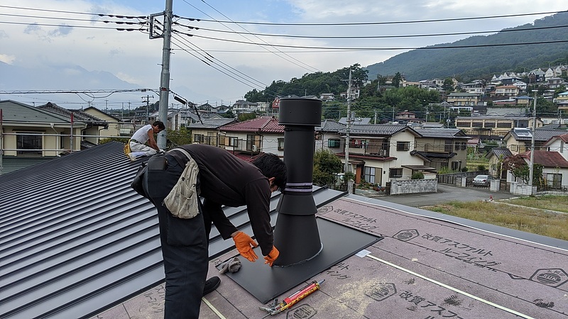 甲府市羽黒町で薪ストーブの設置工事