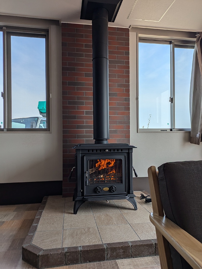 深谷市介護施設で薪ストーブ設置工事