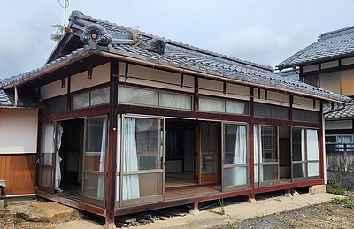 滋賀県東近江市で、住宅のリフォームが始まりました。