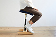 腰痛対策と姿勢改善に着目した「歩くように座る」椅子 バランス シナジー