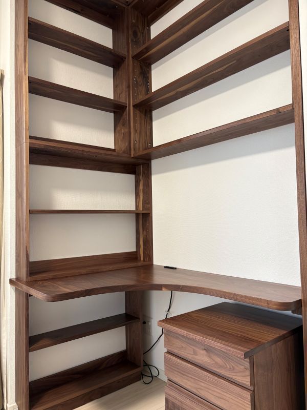 N様邸向け書棚付きデスク1