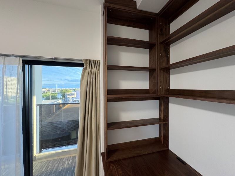 N様邸向け書棚付きデスク2