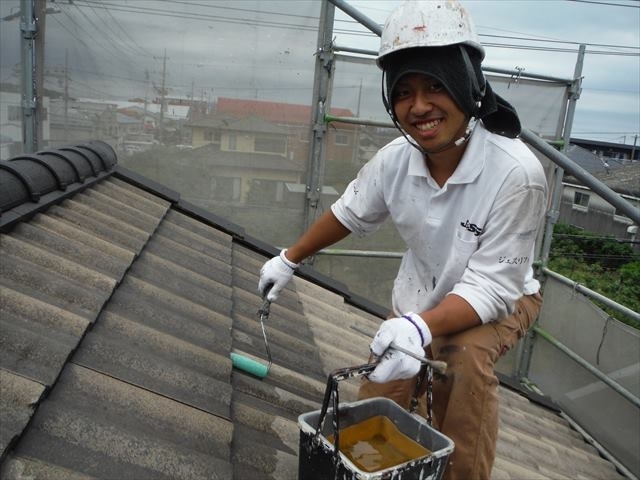 矢野邸屋根下塗り