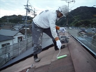 良知邸（駿河区丸子）屋根下塗