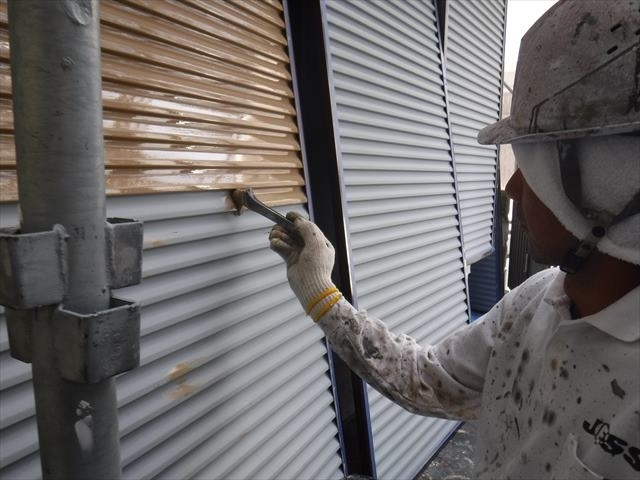 桜井邸④雨戸中塗