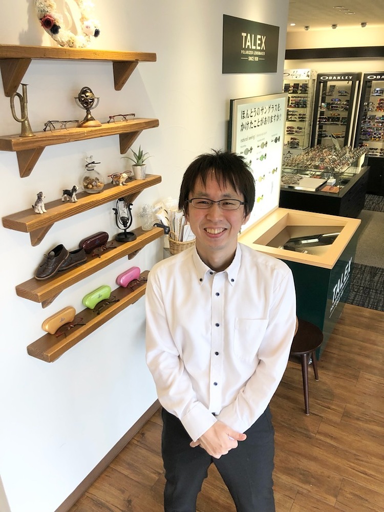 スポーツサングラス専門・メガネの三島幸原店・村上敬之社長