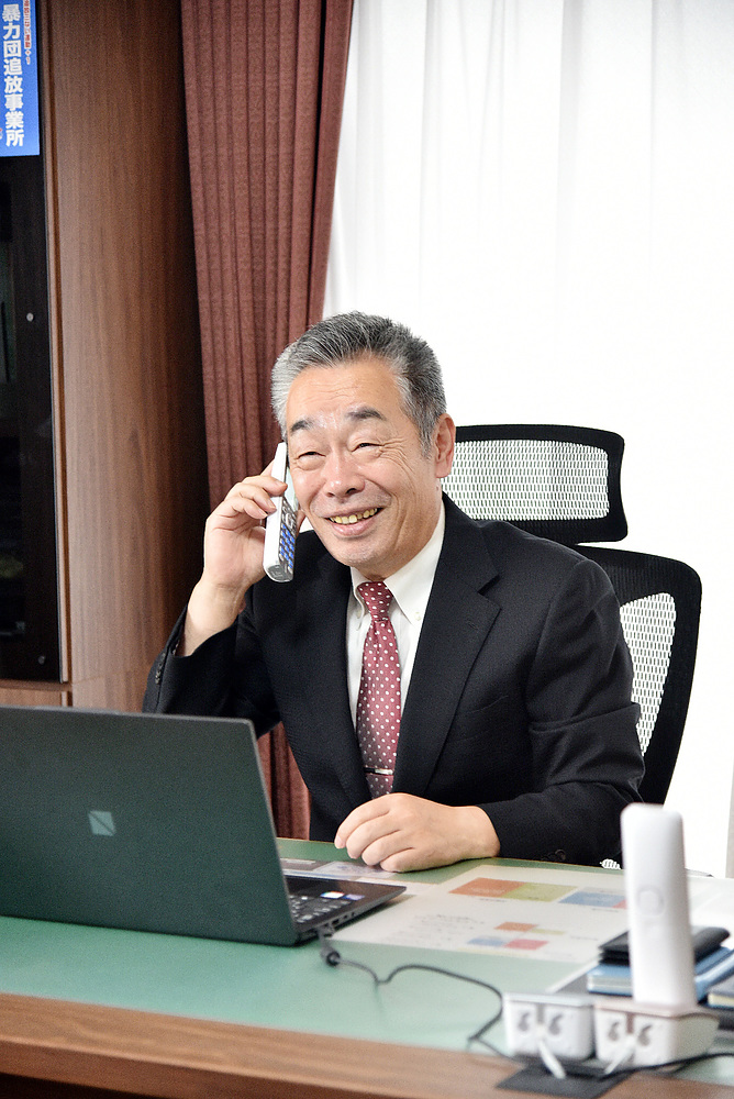 村上靖 むらかみやすし