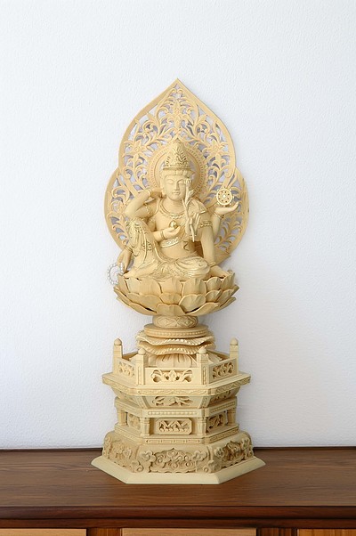 如意輪観音 — 願いを叶える智慧と慈悲の象徴