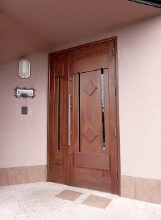 取替えリフォーム前の玄関ドア