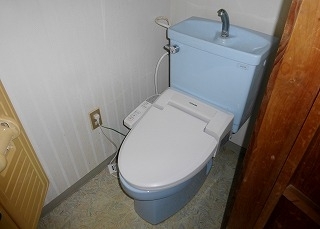 トイレリフォーム前の古い便器