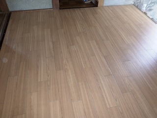 貼り替えリフォーム後の台所の床