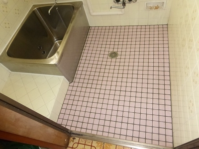 貼り替えリフォーム後のお風呂の床