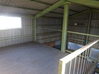 リフォーム前の倉庫の二階の物置スペース